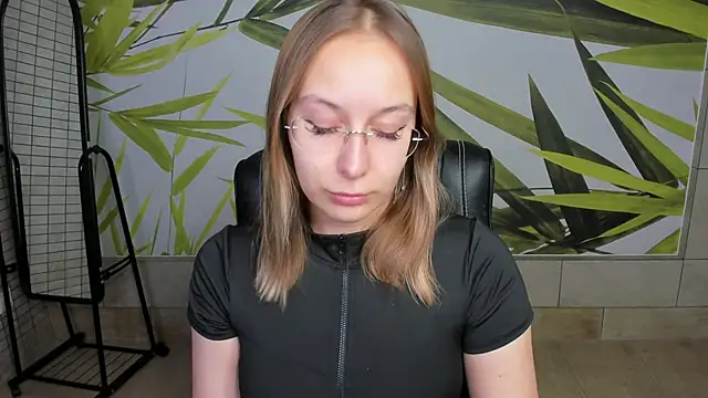 Snapshot of dina_sunshine chatting on 03/16/26, 12:53 dina sunshine online show from 03/16/26, 12:53