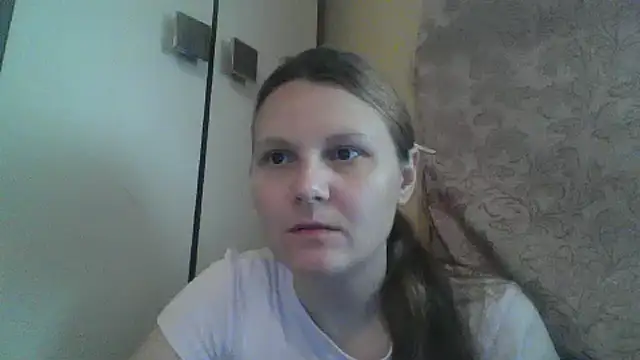 Snapshot of Elvanii chatting on 05/21/26, 07:04 Elvanii online show from 05/21/26, 07:04