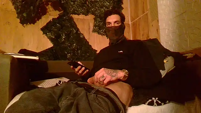 Snapshot of Sillycatfish chatting on 12/16/25, 03:33 Sillycatfish online show from 12/16/25, 03:33