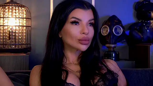 Snapshot of EleniaDevons chatting on 10/15/25, 12:05 EleniaDevons online show from 10/15/25, 12:05