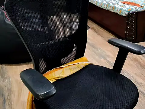 Snapshot of ZoroArcher chatting on 09/29/25, 08:57 ZoroArcher online show from 09/29/25, 08:57