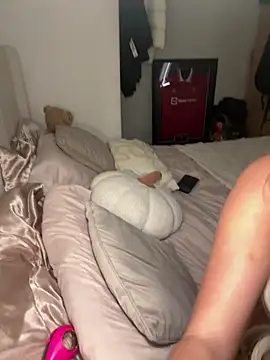 Snapshot of BlondeBetty chatting on 03/06/26, 07:54 BlondeBetty online show from 03/06/26, 07:54