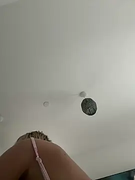 SexySaraxxoo online show from 04/27/26, 01:20