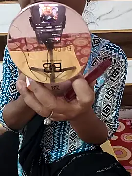 Itz Mayra  online show from 10/30/25, 06:04