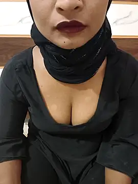 Itz Mayra  online show from 10/31/25, 08:04