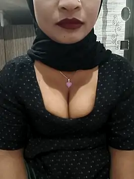 Itz Mayra  online show from 12/03/25, 09:07