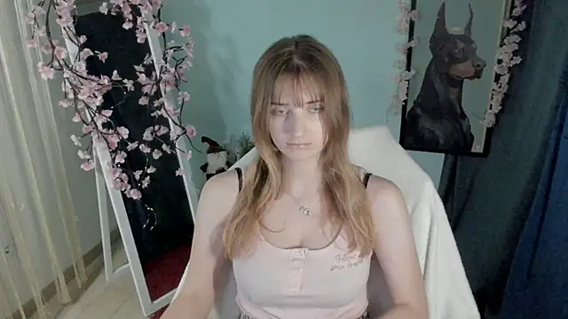 Snapshot of NeyliDream chatting on 12/21/25, 01:18 NeyliDream online show from 12/21/25, 01:18