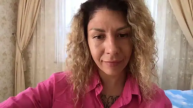 Snapshot of Olyviaa chatting on 07/12/26, 11:56 Olyviaa online show from 07/12/26, 11:56