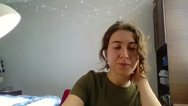 Snapshot of Mireeina chatting on 07/17/26, 02:34 Mireeina online show from 07/17/26, 02:34