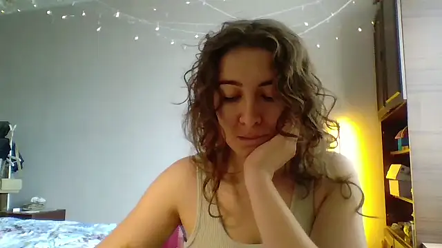 Snapshot of Mireeina chatting on 07/20/26, 01:57 Mireeina online show from 07/20/26, 01:57