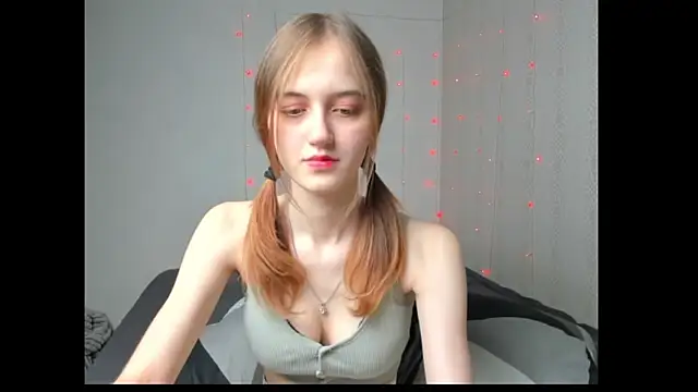 Snapshot of dreamy_pollyyy chatting on 03/30/26, 03:57 dreamy pollyyy online show from 03/30/26, 03:57