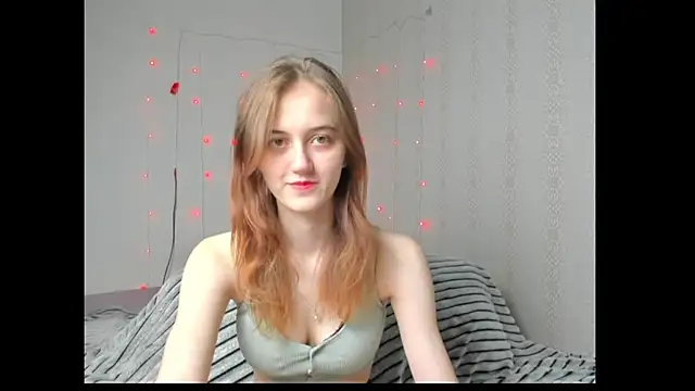 Snapshot of dreamy_pollyyy chatting on 04/13/26, 04:12 dreamy pollyyy online show from 04/13/26, 04:12