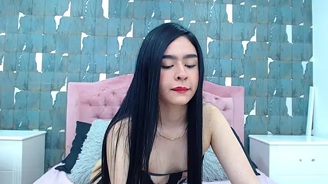 Snapshot of PaolaSanz chatting on 11/08/25, 02:06 PaolaSanz online show from 11/08/25, 02:06