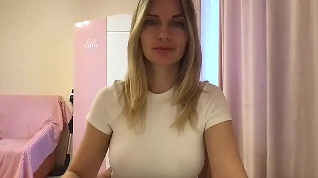 Snapshot of KarelliaStar chatting on 05/05/26, 06:32 KarelliaStar online show from 05/05/26, 06:32