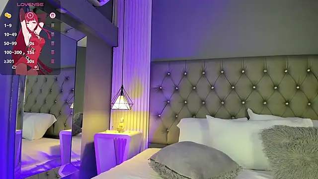 Snapshot of LunaBloomn chatting on 11/20/25, 05:56 LunaBloomn online show from 11/20/25, 05:56