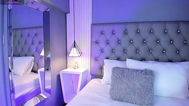 LunaBloomn online show from 01/10/26, 05:04