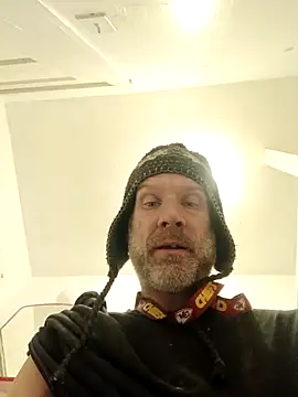 Snapshot of Mrdano0000 chatting on 12/22/25, 01:24 Mrdano0000 online show from 12/22/25, 01:24