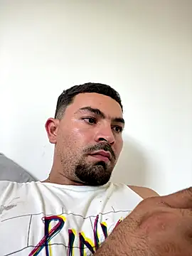 SantiGxxx33 online show from 10/20/25, 09:26