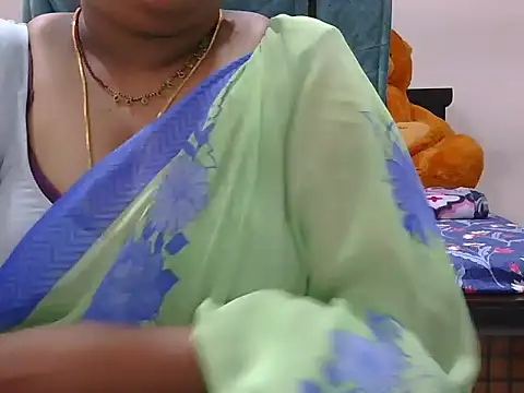 Snapshot of Nisha-telugu chatting on 04/29/26, 07:09 Nisha-telugu online show from 04/29/26, 07:09