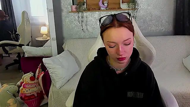 FoxyMayy online show from 10/01/25, 06:52