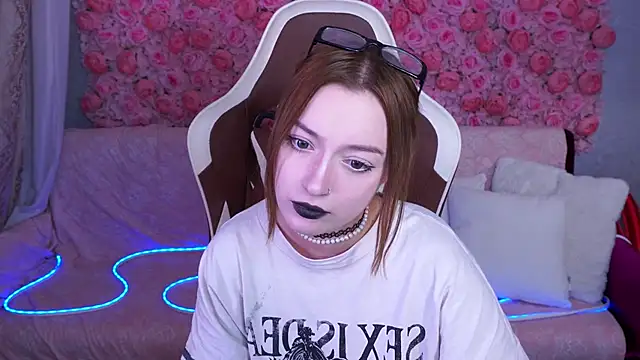 FoxyMayy online show from 06/07/26, 08:01