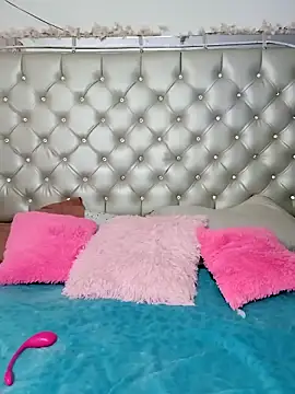 ZARAY 1118 online show from 12/15/25, 03:55