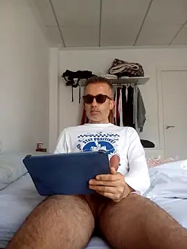 EmilioTaladdro online show from 05/01/26, 05:56