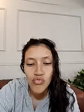 Snapshot of ArielBlossom___ chatting on 10/02/25, 11:17 ArielBlossom online show from 10/02/25, 11:17