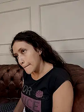 Snapshot of ArielBlossom___ chatting on 10/15/25, 11:10 ArielBlossom online show from 10/15/25, 11:10