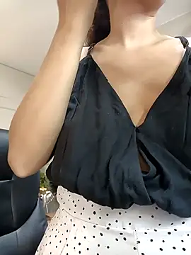 ArielBlossom    online show from 02/19/26, 11:50