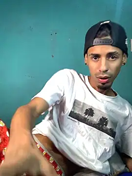 Snapshot of Alexx_1214 chatting on 09/15/25, 12:54 Alexx 1214 online show from 09/15/25, 12:54