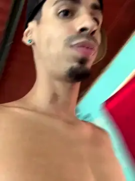 Snapshot of Alexx_1214 chatting on 09/23/25, 11:02 Alexx 1214 online show from 09/23/25, 11:02