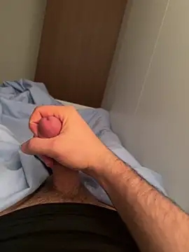 Snapshot of LAZ3R1 chatting on 03/01/26, 04:03 LAZ3R1 online show from 03/01/26, 04:03