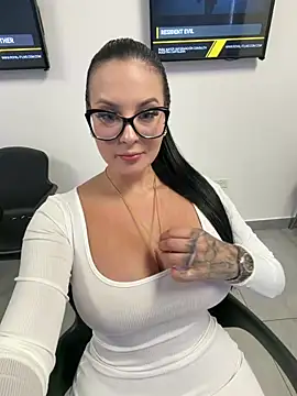 GabyMejiaa online show from 05/09/26, 02:17