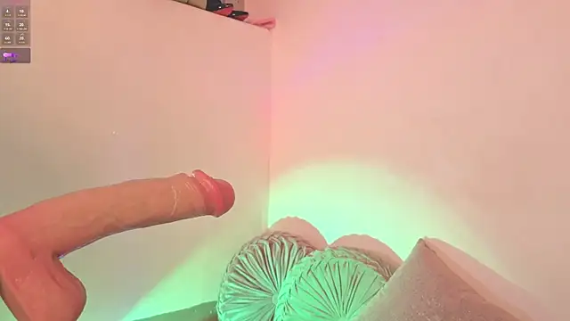 Snapshot of ashlynnlowe_ chatting on 11/08/25, 07:34 ashlynnlowe online show from 11/08/25, 07:34