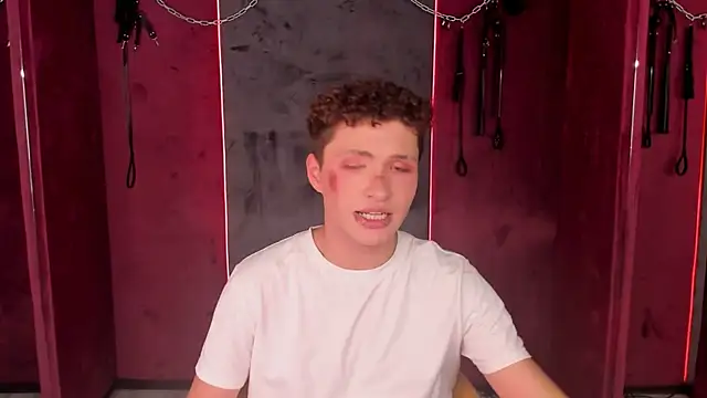 Snapshot of JonnyDarka chatting on 10/19/25, 09:37 JonnyDarka online show from 10/19/25, 09:37