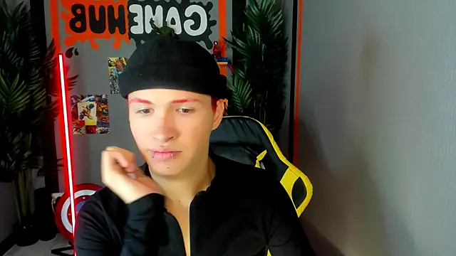 Snapshot of JonnyDarka chatting on 11/07/25, 10:37 JonnyDarka online show from 11/07/25, 10:37