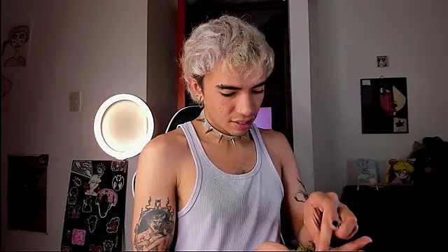 Snapshot of guynextdo0r chatting on 10/03/25, 09:12 guynextdo0r online show from 10/03/25, 09:12