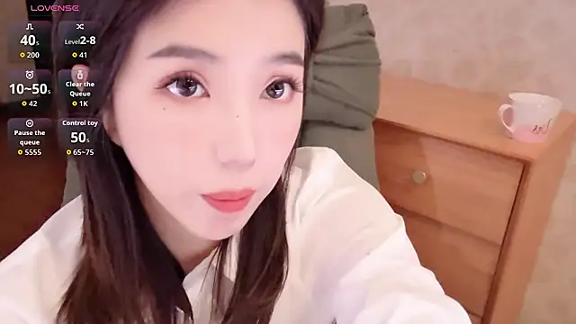 Snapshot of miss-lin chatting on 06/27/26, 01:28 miss-lin online show from 06/27/26, 01:28