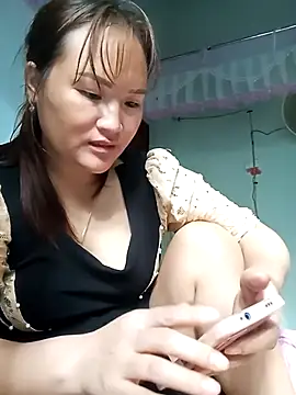 Tamara-a online show from 10/28/25, 01:09