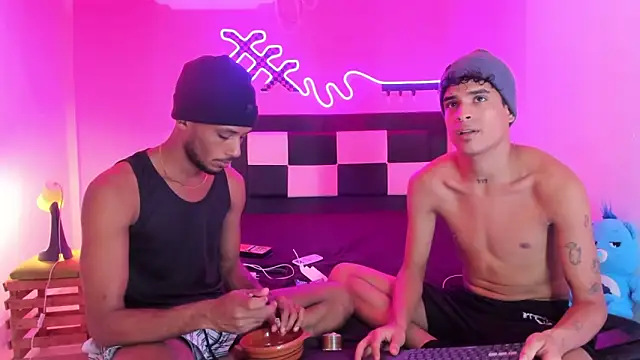 Snapshot of Lucky_boys__X chatting on 12/20/25, 07:10 Lucky boys X online show from 12/20/25, 07:10