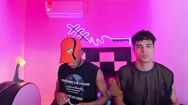 Snapshot of Lucky_boys__X chatting on 12/21/25, 06:48 Lucky boys X online show from 12/21/25, 06:48