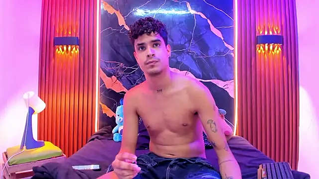 Snapshot of Lucky_boys__X chatting on 02/11/26, 06:13 Lucky boys X online show from 02/11/26, 06:13