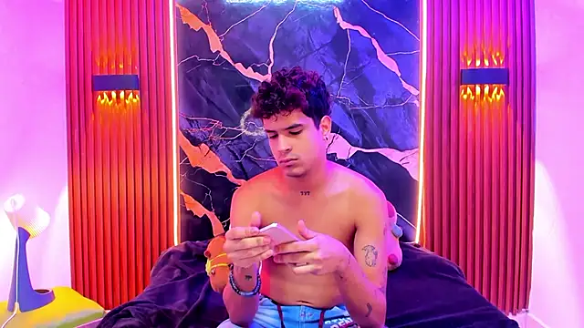 Snapshot of Lucky_boys__X chatting on 02/26/26, 11:53 Lucky boys X online show from 02/26/26, 11:53