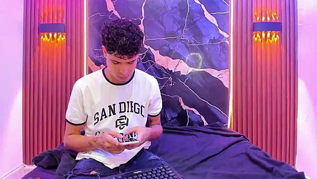 Snapshot of Lucky_boys__X chatting on 03/14/26, 06:57 Lucky boys X online show from 03/14/26, 06:57