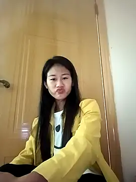 Snapshot of luy-xinh02 chatting on 09/19/25, 02:35 luy-xinh02 online show from 09/19/25, 02:35