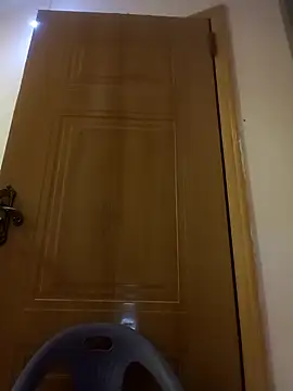 Snapshot of luy-xinh02 chatting on 10/09/25, 02:15 luy-xinh02 online show from 10/09/25, 02:15