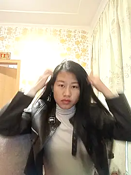 Snapshot of luy-xinh02 chatting on 11/03/25, 12:13 luy-xinh02 online show from 11/03/25, 12:13