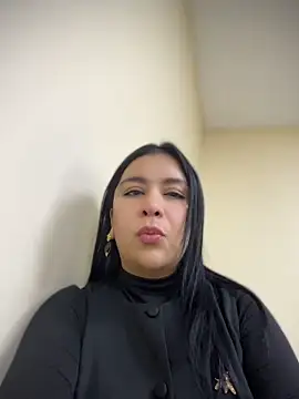 Snapshot of IrisDuvall chatting on 04/30/26, 11:31 IrisDuvall online show from 04/30/26, 11:31
