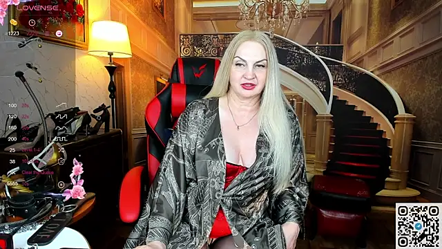 Nina Devillle online show from 06/20/26, 07:55